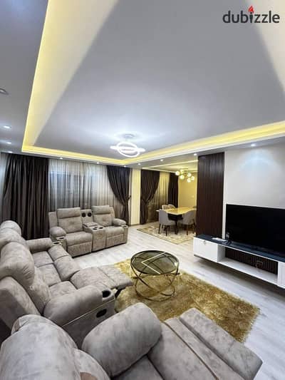 Fully furnished apartment for rent first use super lux modern finishes 3 bedrooms typical floor with elevator in Al Rehab - New Cairo