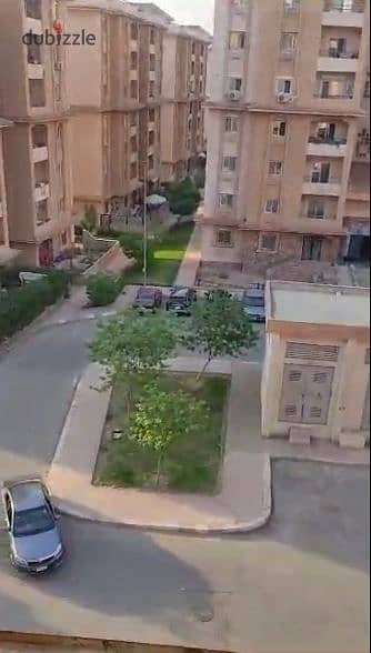 للبيع شقة دور رابع في جاردينيا سيتي