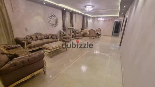Full floor for rent with a garden view, ultra super lux in the second neighborhood in the Fifth Settlement, 5 rooms, repairs for all nationalities with kitchen and air conditioning.