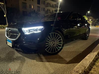 إيجار مرسيدس E200 ليموزين - خدمة VIP للمطار ورجال الأعمال