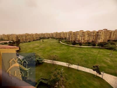 For sale in my city, an apartment of 175m B1 with a view of the largest garden in my city, high floor for lovers of high floors, in an excellent location just steps away from the city club, steps away from the open air mall, the mosque, the market, and services in New Cairo.