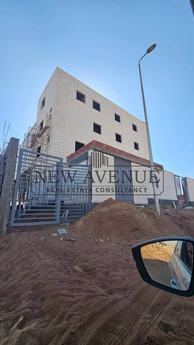 مصنع جاهز للتشغيل | رخصة صناعي هندسي | مع مبنى إداري