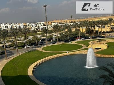 شقة للبيع  214م متشطبة بالكامل   استلام فورى في أب تاون كايرو إعمار   3 غرف + غرفة مربية  موقع مميز وإطلالة رائعة