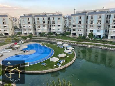 i villa roof for rent in MV Hyde park