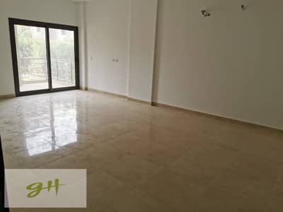 شقة مع جاردن تشطيب كامل مع تكيفات  للإيجار في فيفث سكوير المراسم القاهرة الجديدة Fifth Square ELMarasem New Cairo