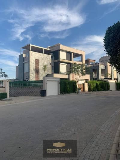 Now on the key Villa Reaseel in Garden in the heart of Sheikh Zayed on the Dahshur connection next to La Vista and Al Karma in front of Beverly Hills