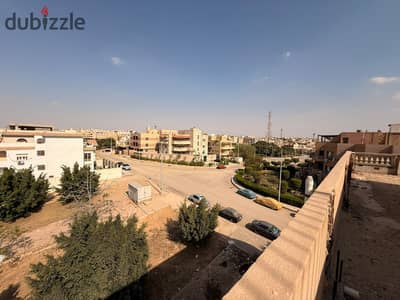  بنتهاوس للبيع بالحي الثالث غرب – 225م + روف خاص 648م بإطلالة بانورامية وجاردن جانبية | 3 ماستر + 6 حمامات + حصة جراج وأرض | الشروق 