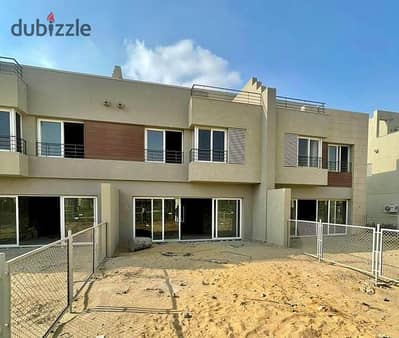 Elegant Villa in The Crown Ready To Move Next To New Giza