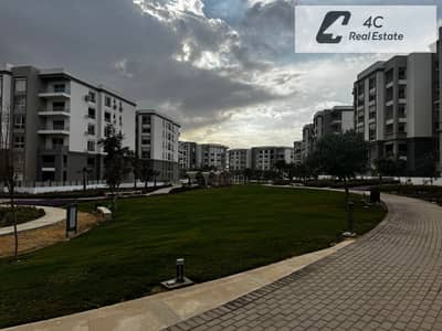 شقه بافل مقدم  5% واطول فتره سداد 10 سنين برايم لوكيشن في هايد بارك التجمع الخامس  hyde park central new cairo