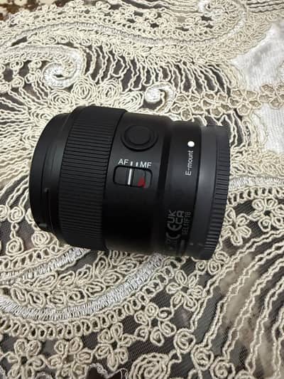 Sony lens 11mm F1.8 F 1.8 Used one time  Same as new one  30k