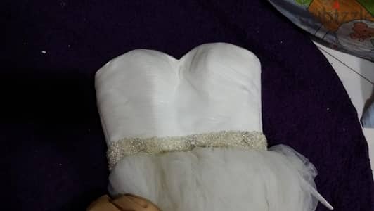 فستان  زفاف اوف وايت ولرد الخارج ماركه عالميه مقاس ٤٢