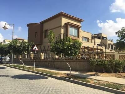 فيلا ستاند ألون كاملة التشطيب جاهزة للاستلام بإطلالة على البحيرة في بالم هيلز قطامية