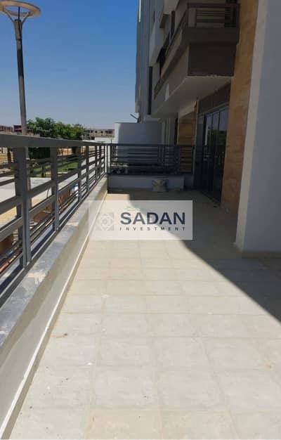 Apartment for sale with a huge discount, fully finished, in Hyde Park Compound, Fifth Settlement, with a direct open view overlooking the landscape an