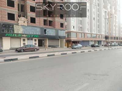 محل تجاري للبيع بالتقسيط استلام فوري (متشطب) في مدينة نصر