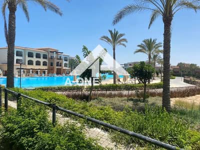 شاليه للايجار فيو مباشر جولف وبحيرة مع فيو جانبي لاجون موقع مميز داخل مراسي فيردي دور أرضي بجاردن 90 متر في Marassi الساحل الشمالي سيدي عبد الرحمن