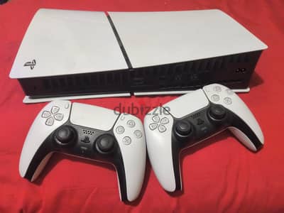PS5 Slim (disc edition) + 2 controllers