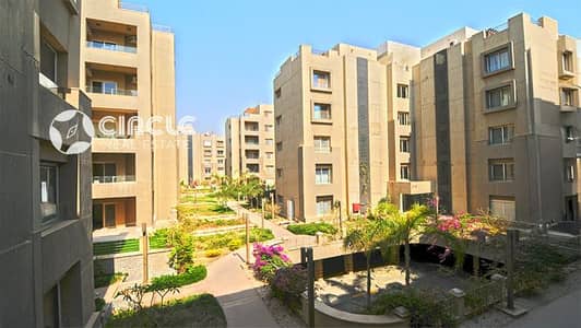 شقة ٢١٦م تشطيب كامل  للإيجار ٣ غرف نوم  في كمبوند ذا فيلج جيت التجمع الخامس The Village Gate بالقرب من الجامعة الأمريكية AUC بالم هيلز