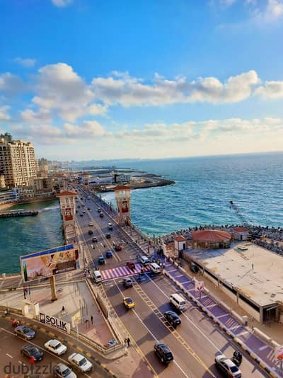 بحر مباشر شقه فندقيه بالطابق الثامن بمنطقه ستانلي