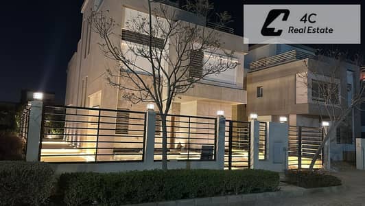 باقل من سعرالشركه دوبلكس تشطيب الترا سوبر لوكس في هايد بارك التجمع الخامس بتقسيمه مميزهOpen view landscae بتقسيمه مميزة جاهزه للمعاينه  و الاستلام