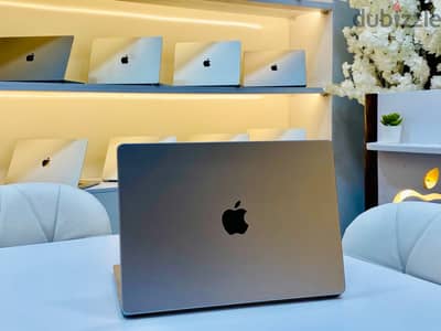 Macbook pro M1 Pro 14 inch بثمن الشاشه فقط