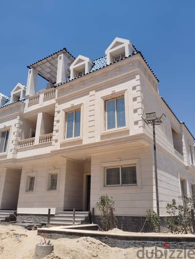 توين هاوس في كمبوند تراث، مدينة العبور 4 غرف 335 م2