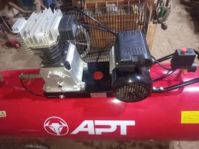 كمبروسر هواء 300 لتر APT