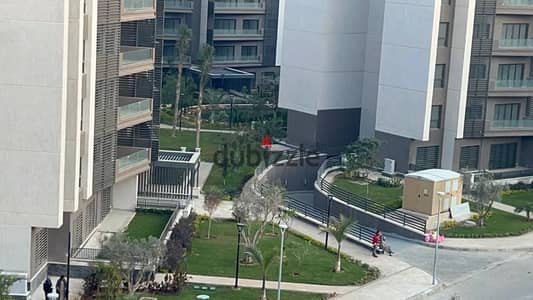 First Inhabitant Apt for Rent in Privado Madinaty - Wide Garden View