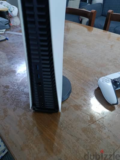 PS5 slim (digital) + controller
