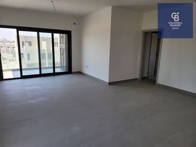 At a special price, a ready-to-move-in apartment with modern finishing, air conditioning, and a kitchen, in the heart of Al Burouj Compound.