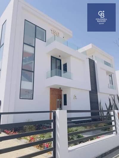 Villa with sea view, in a prime location in the heart of New Cairo, at a special price and with long-term installments.