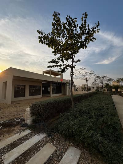 READY TO MOVE VILLA ONE FLOOR 320M WITH BASEMENT