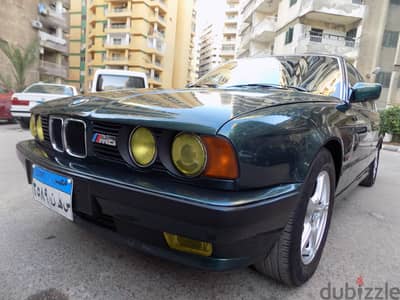 بي ام دبليو 520 موديل  1990  حالة مميزه وبيتى جدا جدا بفضل الله تعالى.