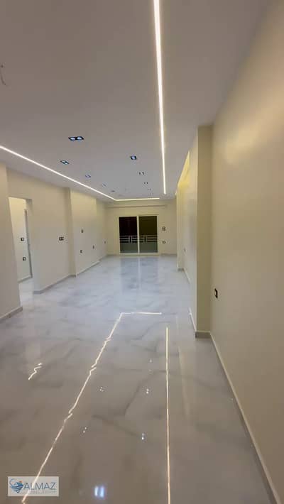 Unfurnished 165 sqm apartment for rent in Katameya Gardens Compound, Fifth Settlement, located near South 90th Street.