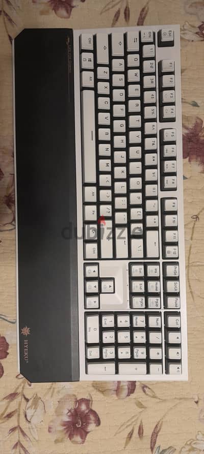 It is a wireless keyboard from China and it work USB and type C