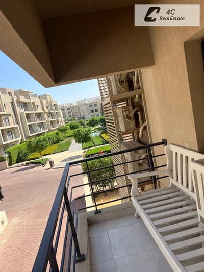 شقة بحري للبيع متشطبة بالكامل بالتكييفات والمطبخ باقل من سعر السوق في المراسم فيفث سكوير | خطوات من الكلوب هاوس سعر مميز بعد التخفيض