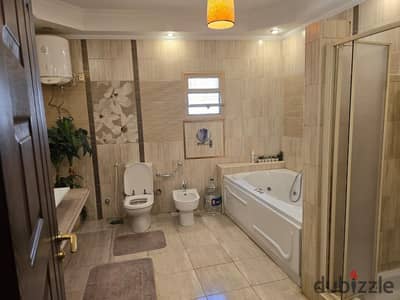 حصرى بنت هاوس متشطب 440م بفيلات البنفسج 5 غرف