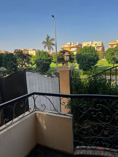 شقة بفيلا بالنرجس ٨ للبيع