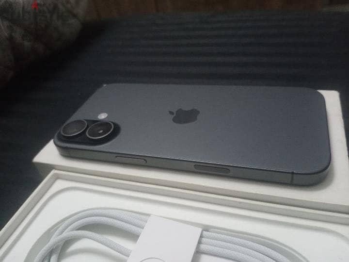 Apple - iPhone 17 2