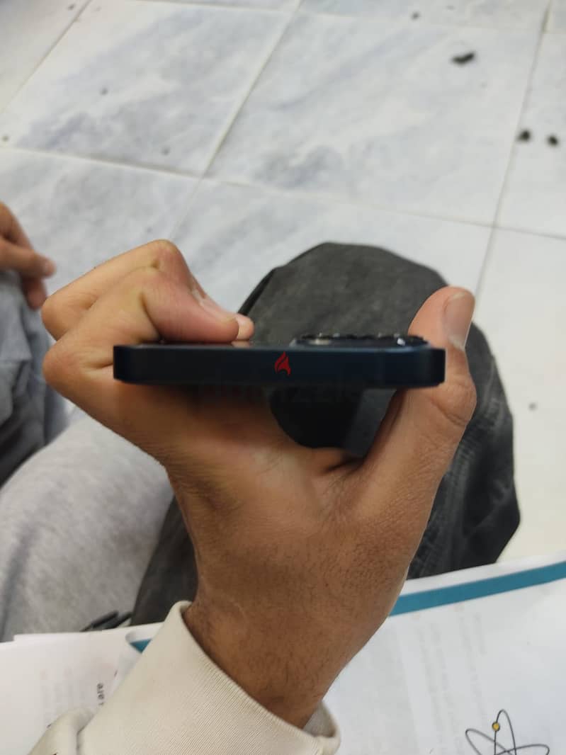 Apple - iPhone 13 4