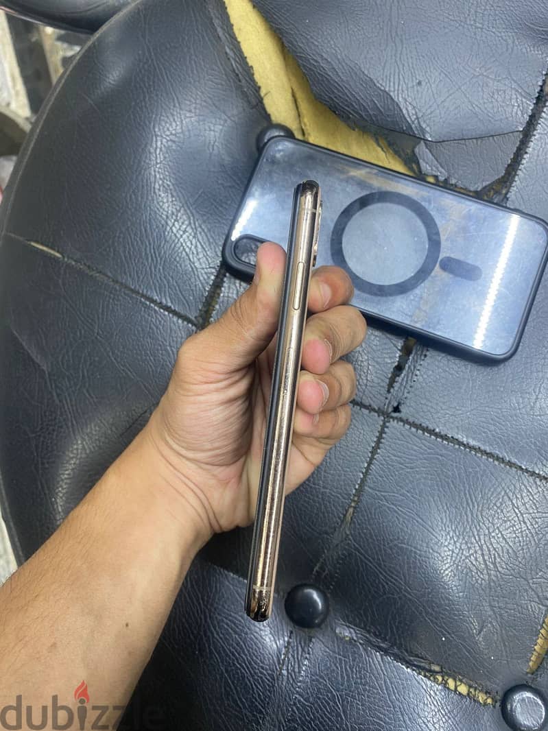 Apple - iPhone XS Max 3