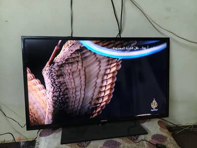شاشه سامسونج 39 عاديه حاله ممتازه