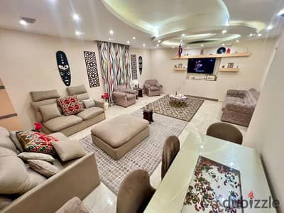 Furnished apartment for rent in Maadi, Degla, 3 rooms and 3 bathrooms, spacious reception, fully air-conditioned, elevated ground floor, 35,000 monthly