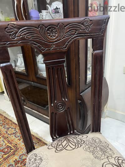 سفره مكونه من ٦ كراسي