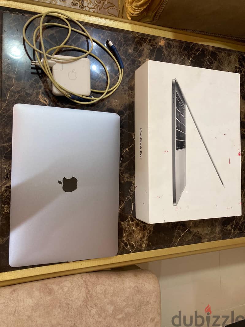 Macbook pro 2017 2