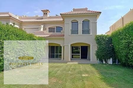 فيلا للبيع استلام فوري في الشروق بجوار كارفور داخل مربع الوزراء جاهزة تسكن فيها خلال ايام  كمبوند فيلات فقط