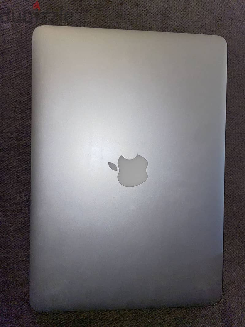 MacBook Air 13-inch (2017) 2