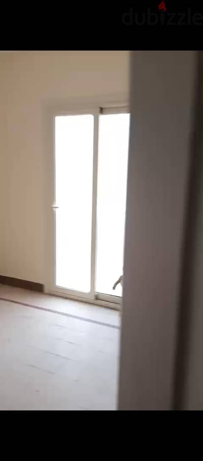 عمارة للبيع فى الاسكندرية  - الدور شقة .