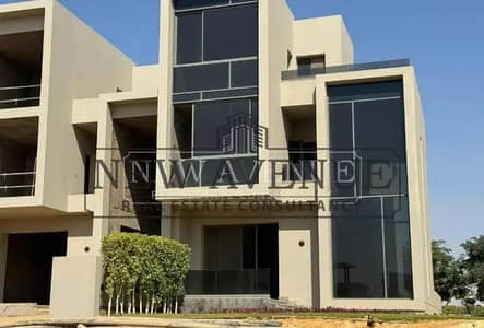 Resale Standalone in very prime location waterway villas 500m+ ready to move with remaining installments