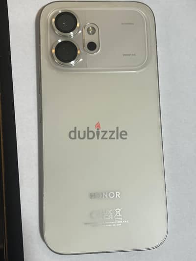 HONOR 600