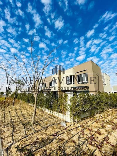 تاون هاوس كورنر مميز للبيع في بالم هيلز القاهرة الجديدة بإطلالة مفتوحة - palm hills new cairo
